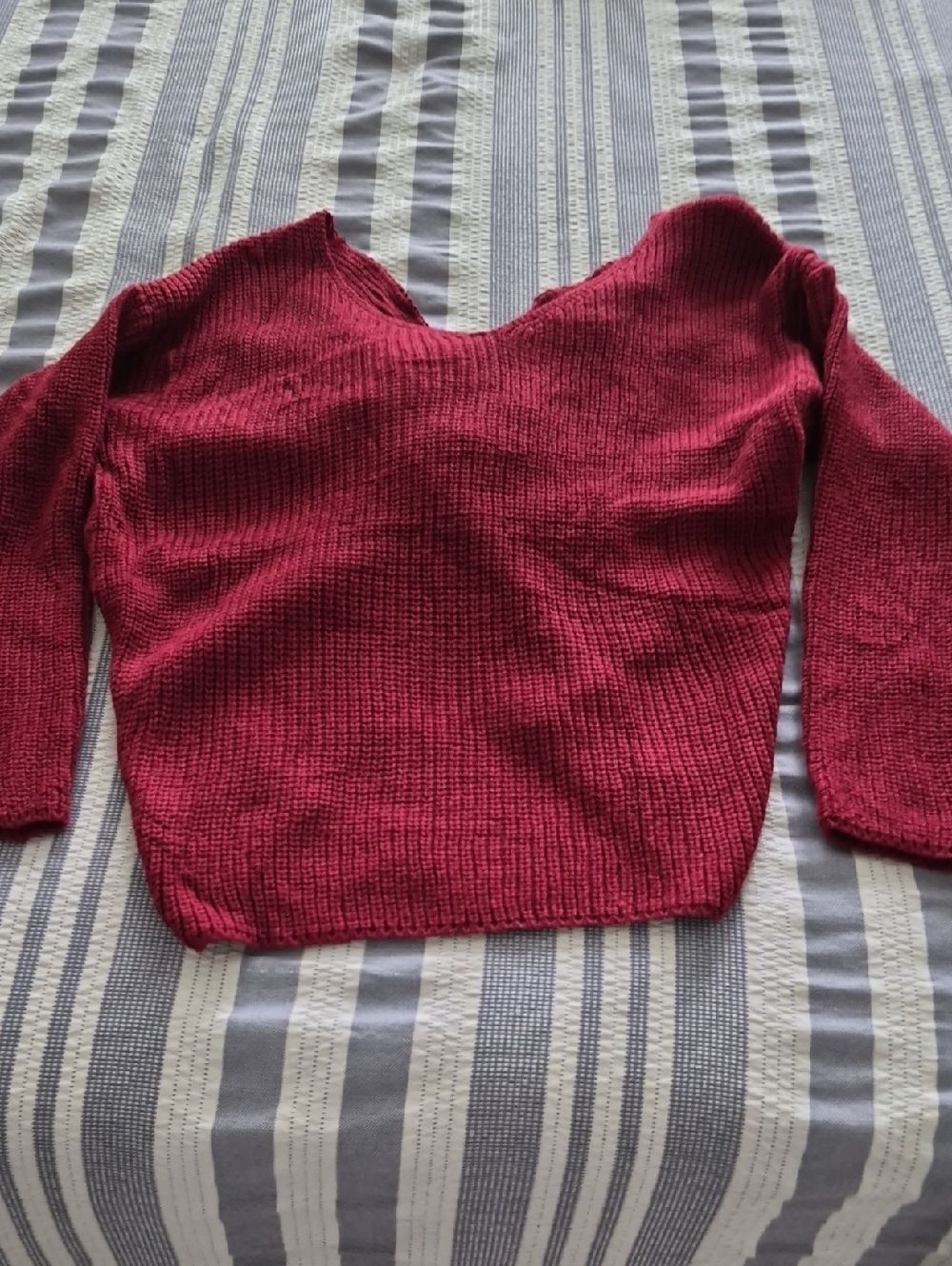 NWT Miracle Women's Deep Red V-Neck Knit Sweater